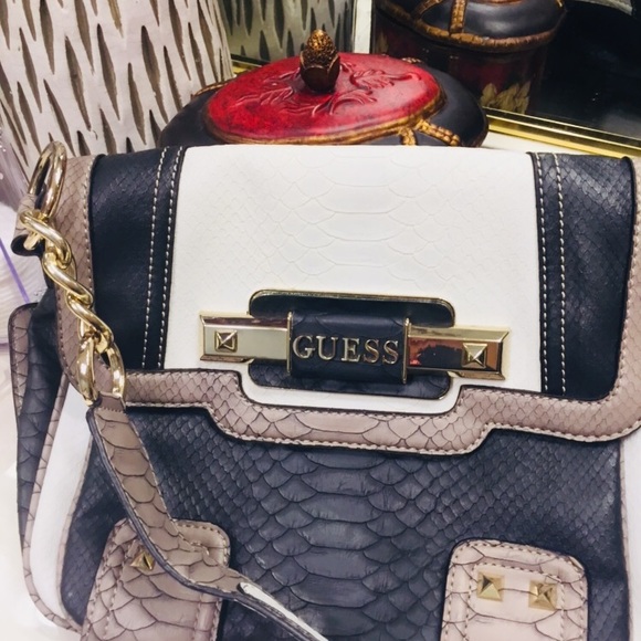 Guess Handbags - BRAND New Authentic GUESS purse